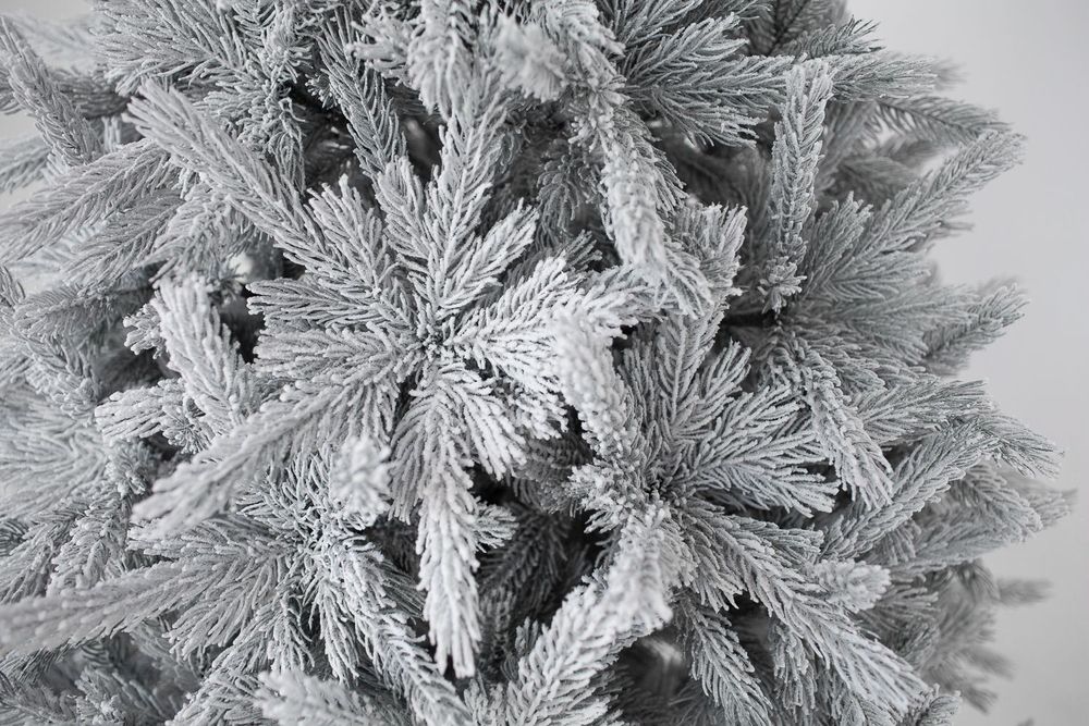 Заснеженная елка «Арктико» (Литая хвоя) 210 см / 2.1 м