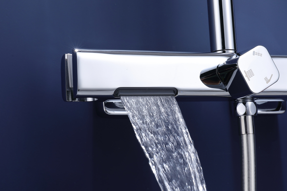 Душевая стойка Vincea Core VSFS-4CO1BN с изливом, брашированный никель