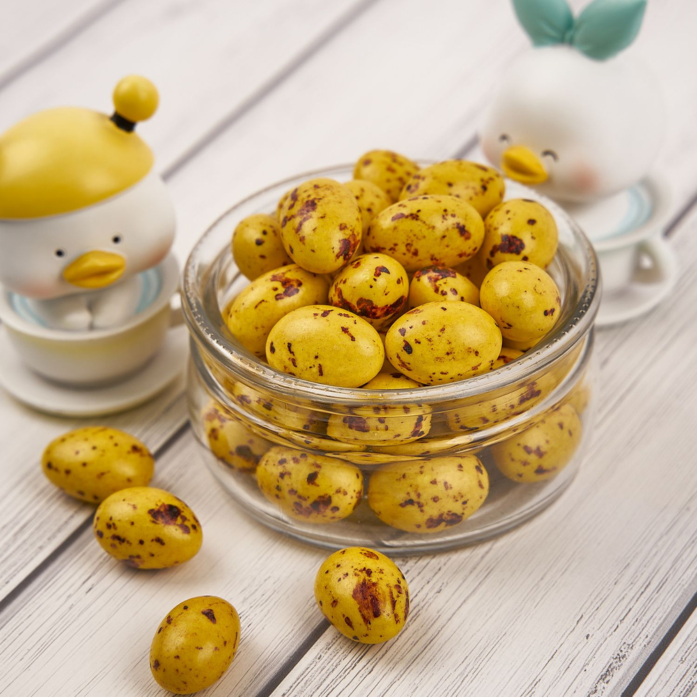 Драже шоколадное с миндалем «Яички желтые» 0,5 кг