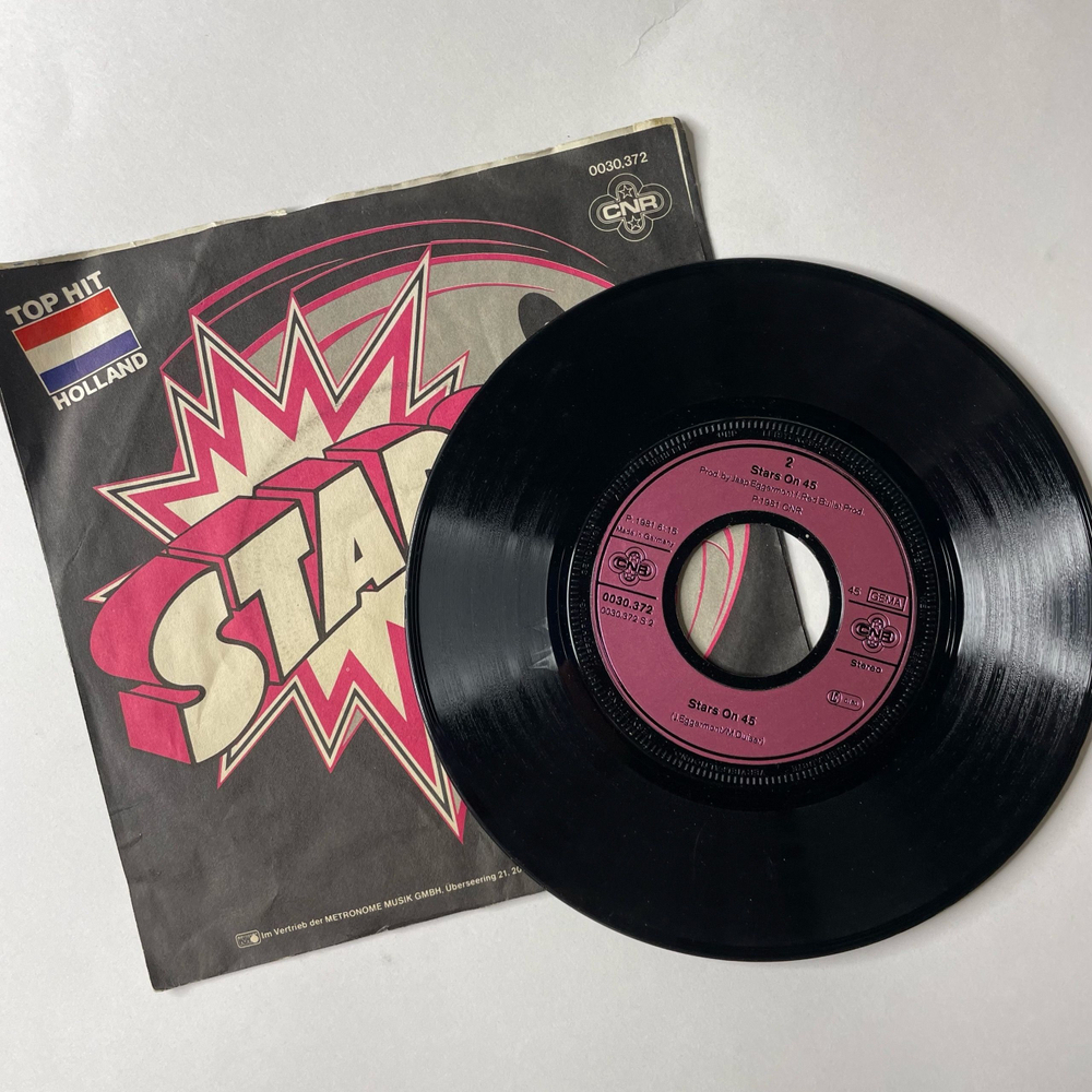 Винтажная виниловая пластинка 7 дюймов (маленькая пластинка) Stars On 45 (Германия 1981)