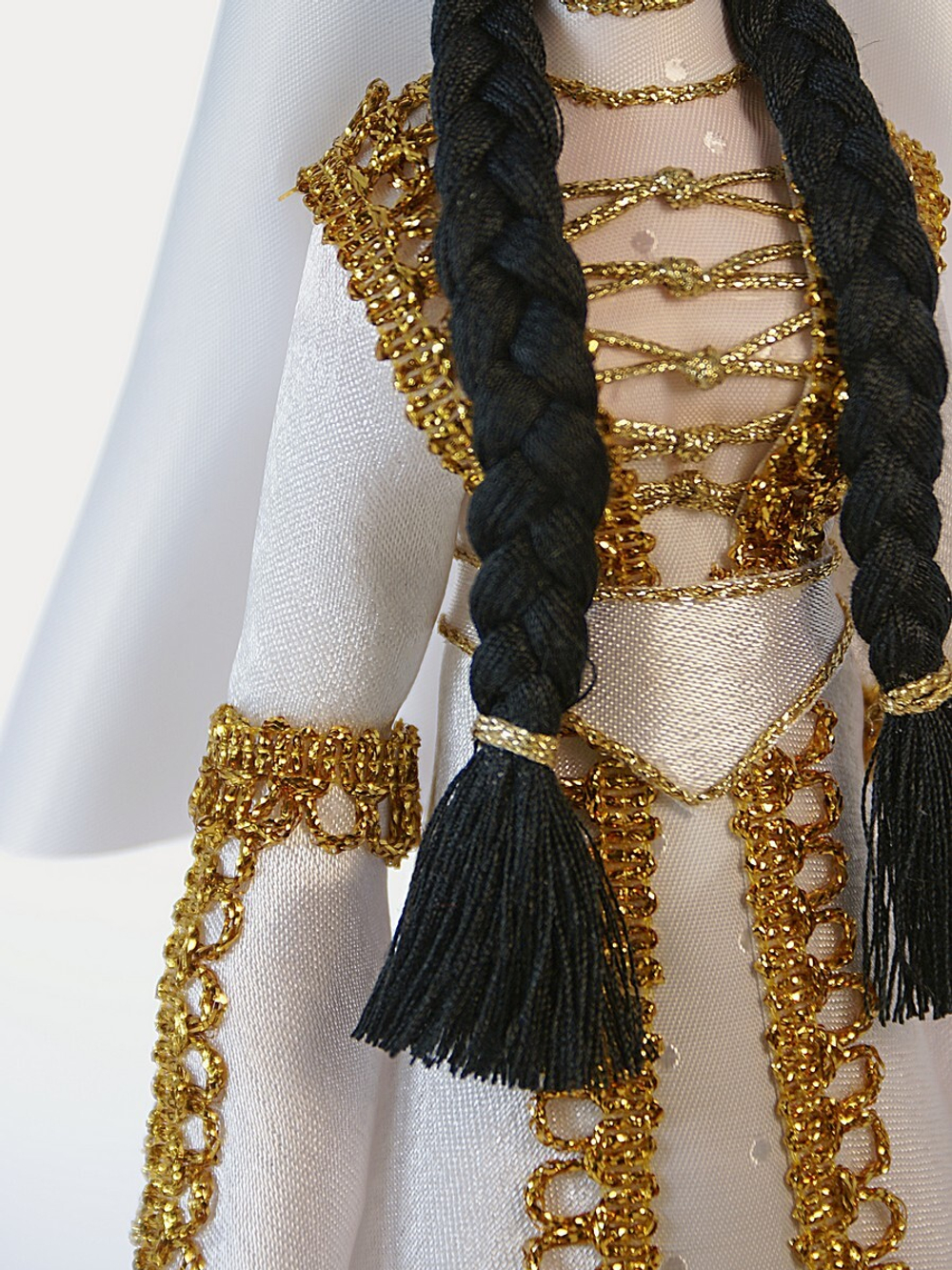 Кукла коллекционная в женском костюме Абхазии