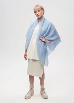 Оренбургский пуховый платок П3-130-04 голубой