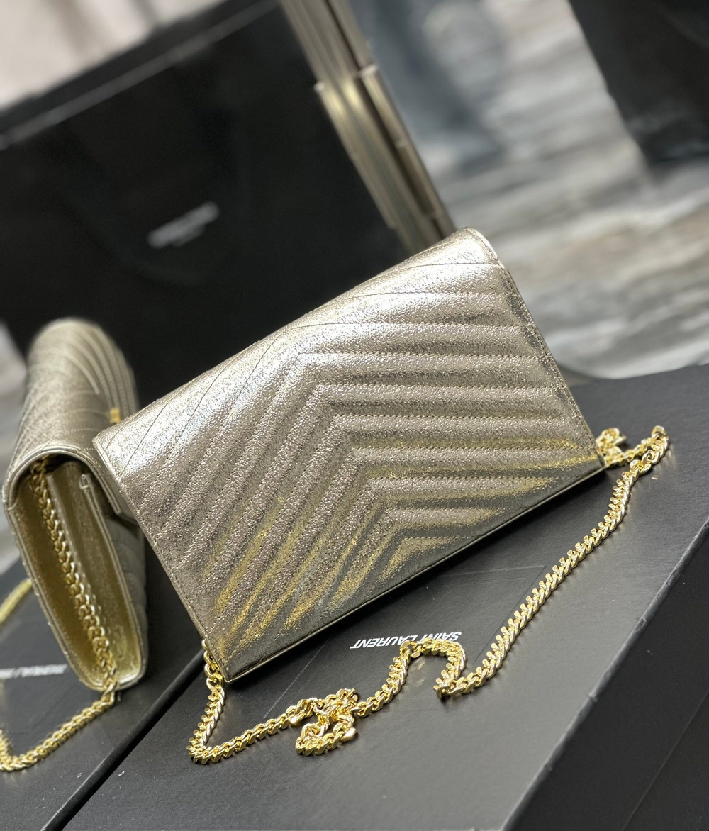 Saint Laurent WOC 22 cm