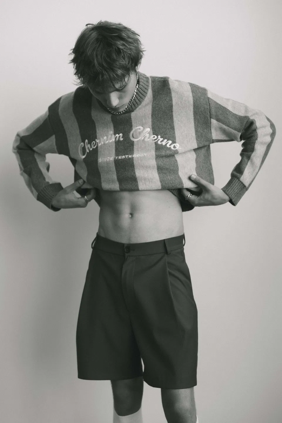 Коричневый свитер 