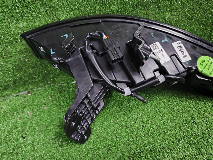 Фонарь правый внешний Lixiang L9 (2022-н.в.)