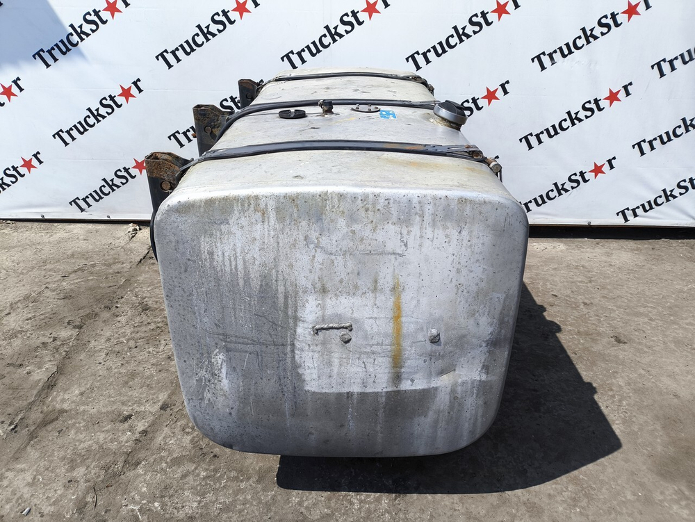 Бак топливный 700 L