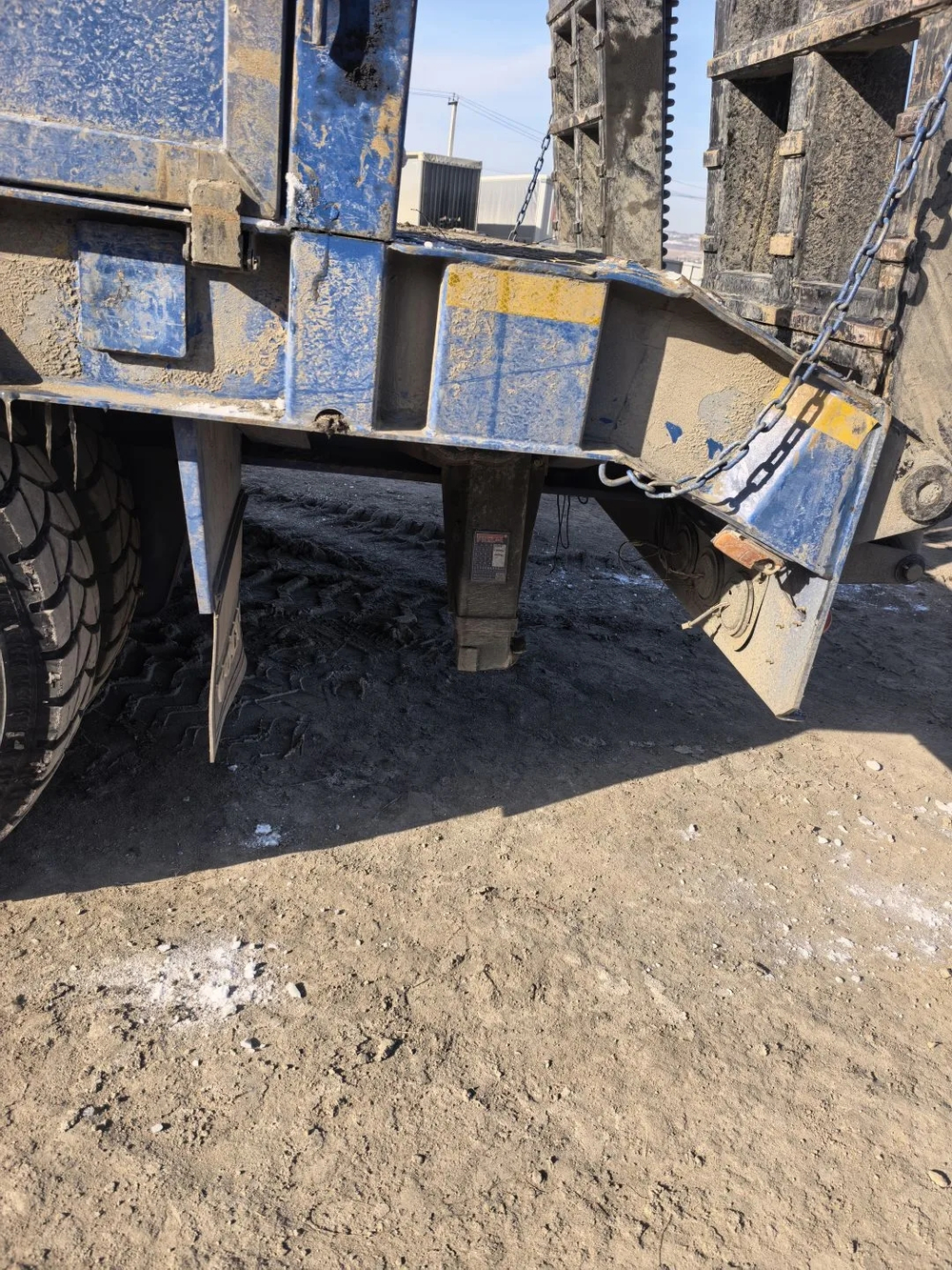 AMUR AMUR Полуприцеп тяжеловоз 3 оси LYR9606TDP (Не раздвижной)