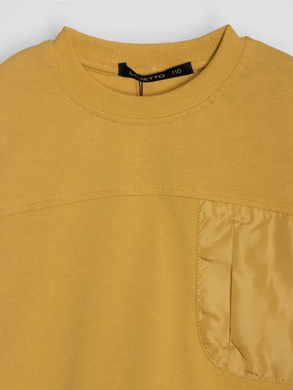 Футболка горчичного цвета для мальчика