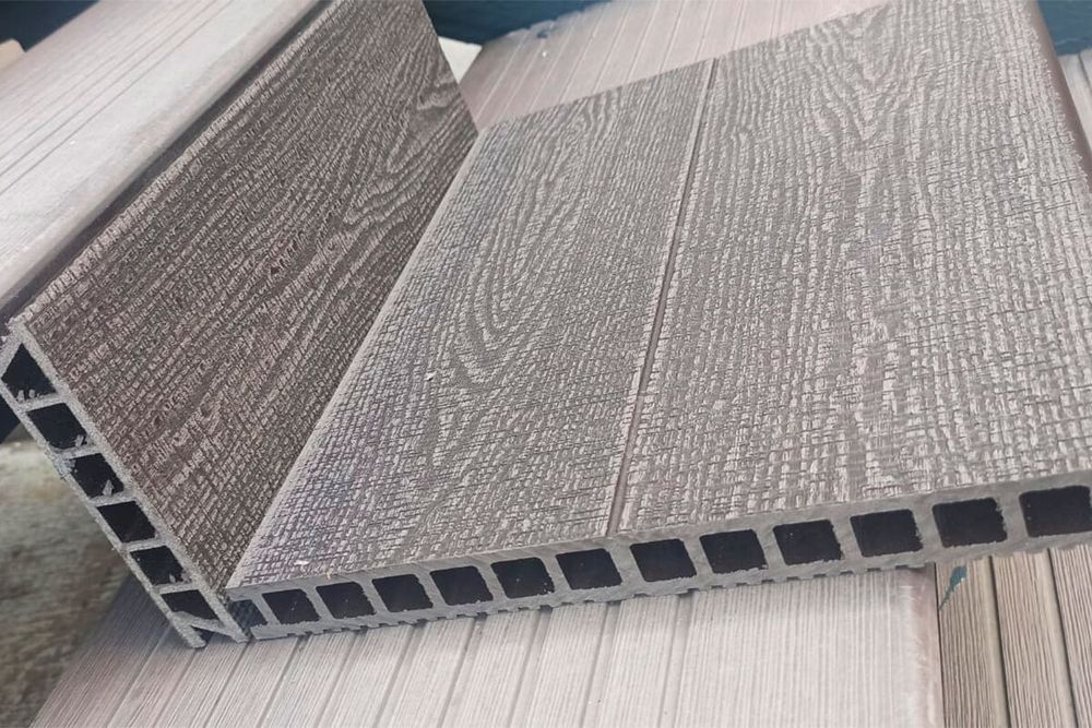 Ступень ДПК Deckron Woodlike 317x28x4000мм, венге