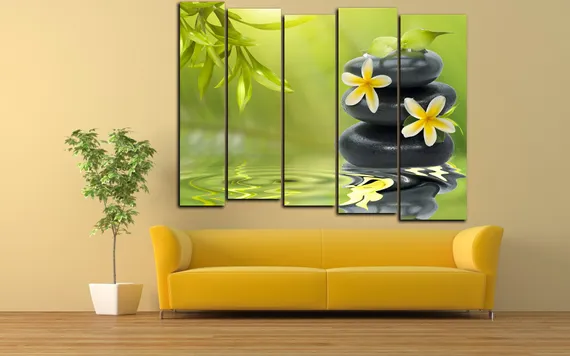 Модульная картина "Цветы на камнях"