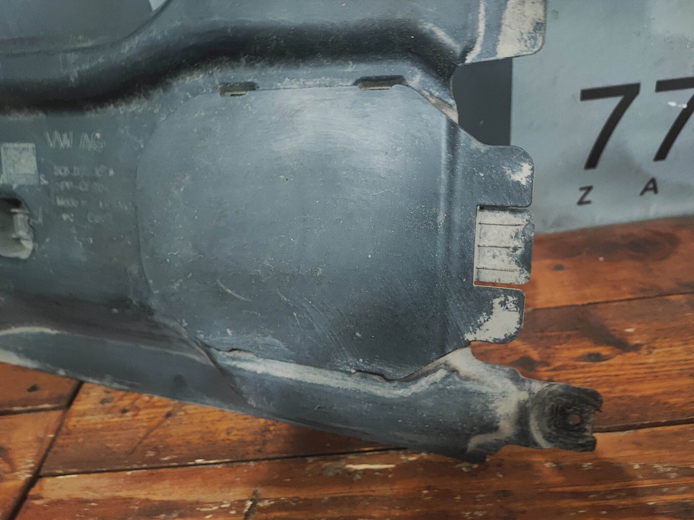 Защита днища Volkswagen Tiguan 2 16-нв Б/У Оригинал 5QF825101A