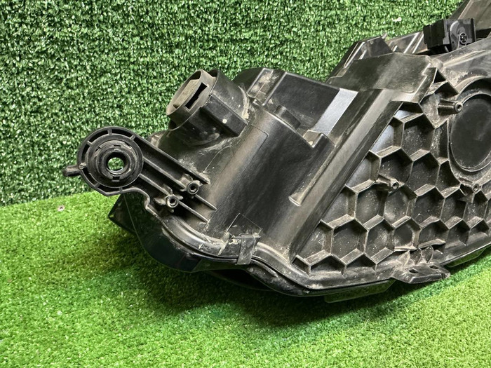 Фара правая Audi A5 2 8W (2019-2025) Laser