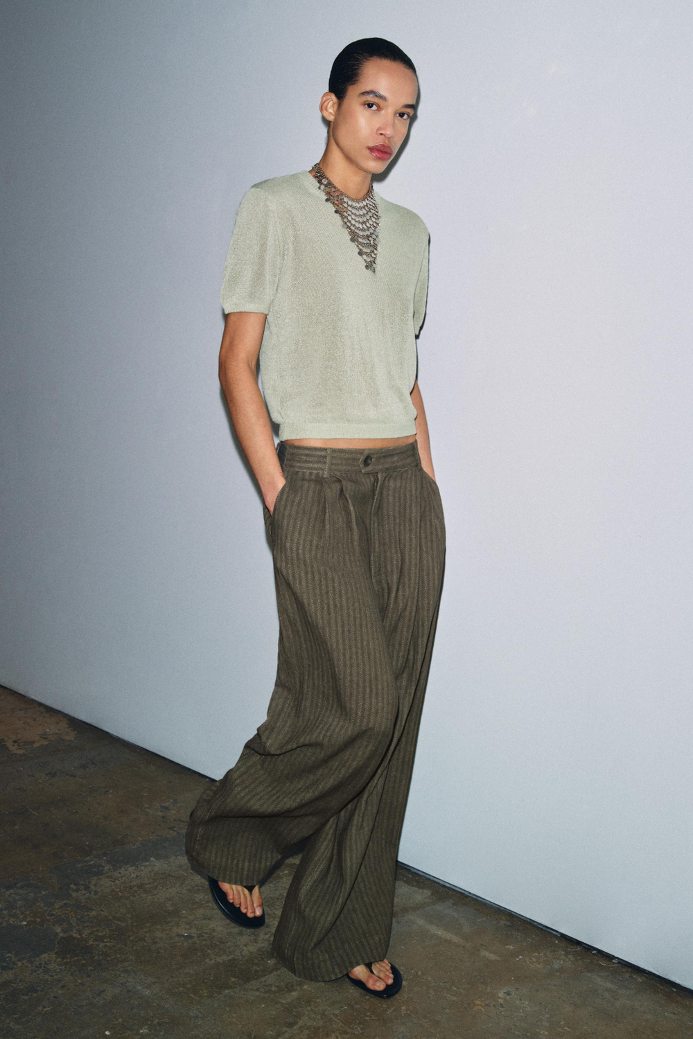 ZARA ТРИКОТАЖНЫЙ ТОП С КОРОТКИМИ РУКАВАМИ, СЕРЫЙ