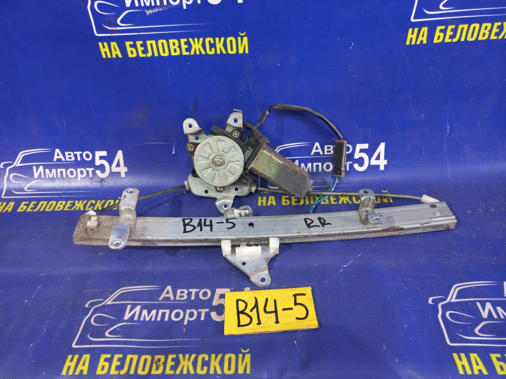 Стеклоподъемник задний правый NISSAN RASHEEN 1995