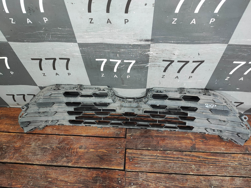 Решетка радиатора Toyota RAV4 V (XA50) 18-нв Б/У Оригинал 5311242190