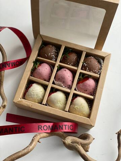 Набор 9 клубник в шоколаде крафт