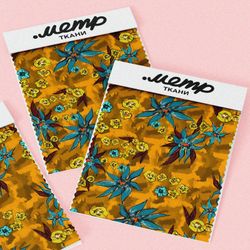Ткань атлас синие и горчичные цветы на жёлтом