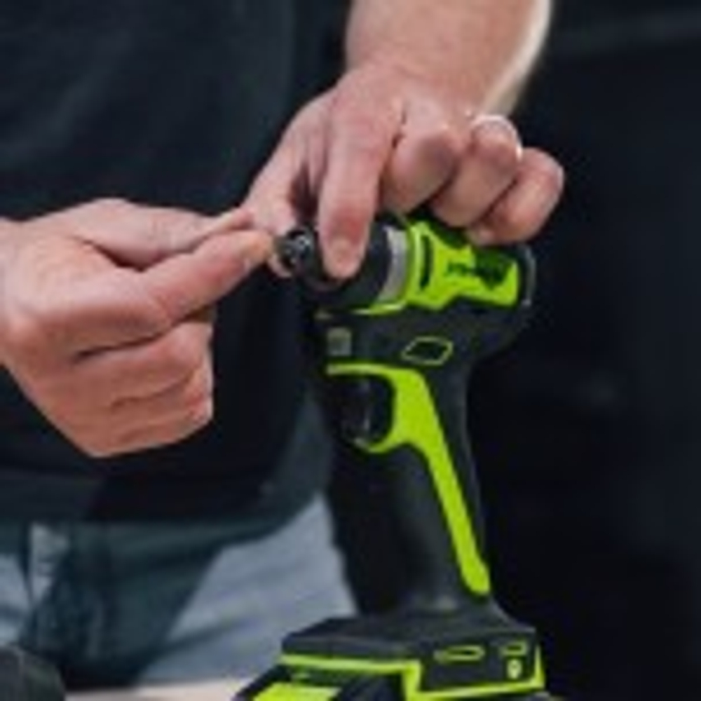 Винтоверт аккумуляторный GREENWORKS ID3170 ударный, 24V, 2 АКБ 2Ач и ЗУ 3804907CUC