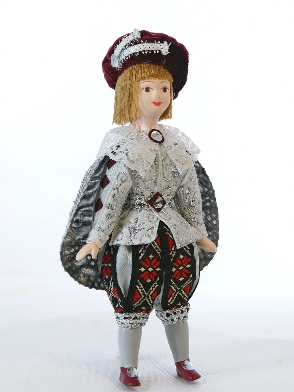 Кукла-подвеска сувенирная фарфоровая Паж