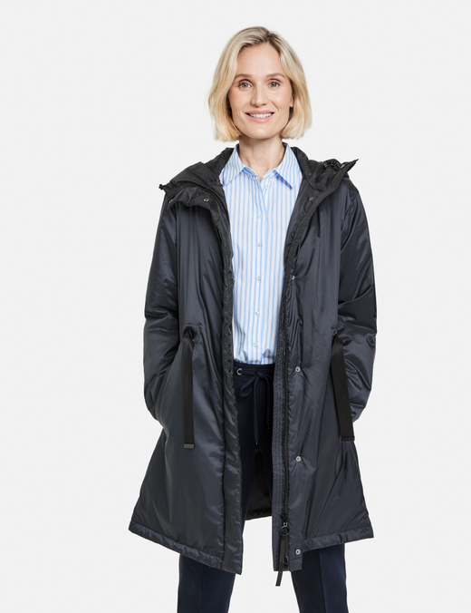 Утепленное пальто из водоотталкивающей ткани