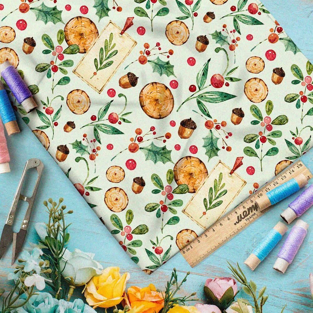 Ткань шифон пеньки, шишки и клюква на зелёном фоне