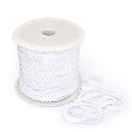 Пайетки плоские на нитях 6мм  цв.1010 белый упак91,4м