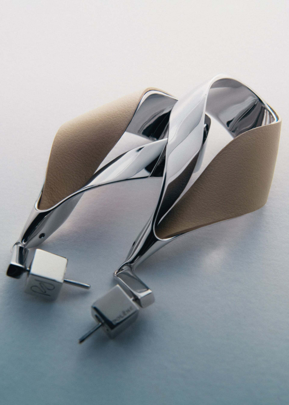 Polène Серьги-подвески Ormé, серо-коричневый