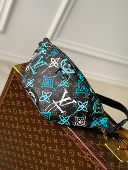 Louis Vuitton Discovery Bumbag