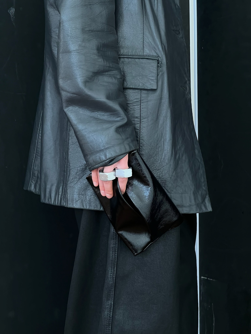 Косметичка Bag hole black ( черный лак)