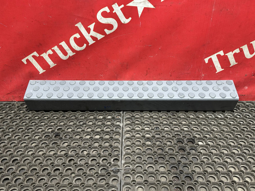 Подножка бампера верхняя