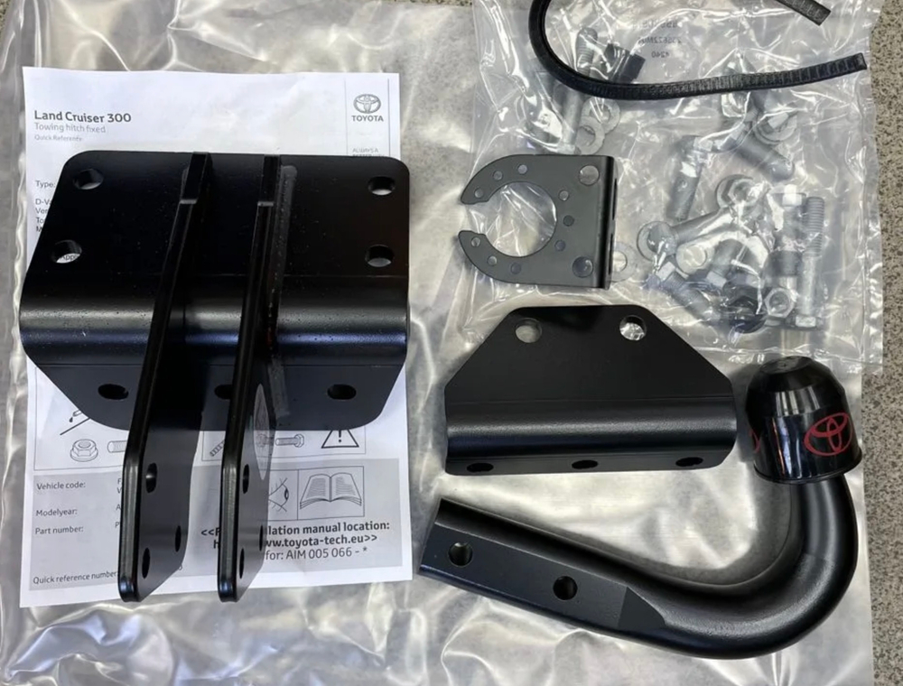 Штатный фаркоп на Toyota Land Cruiser 300, (2021-) 3500кг нагрузка, PW96060002