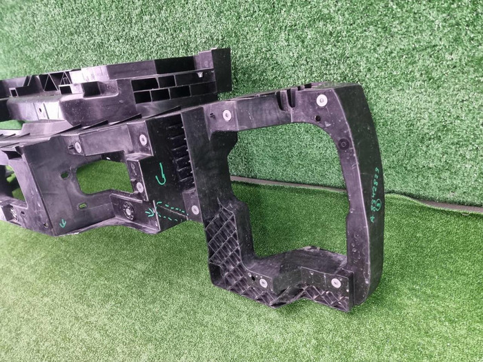 Телевизор Lixiang L6 (2024-н.в.)