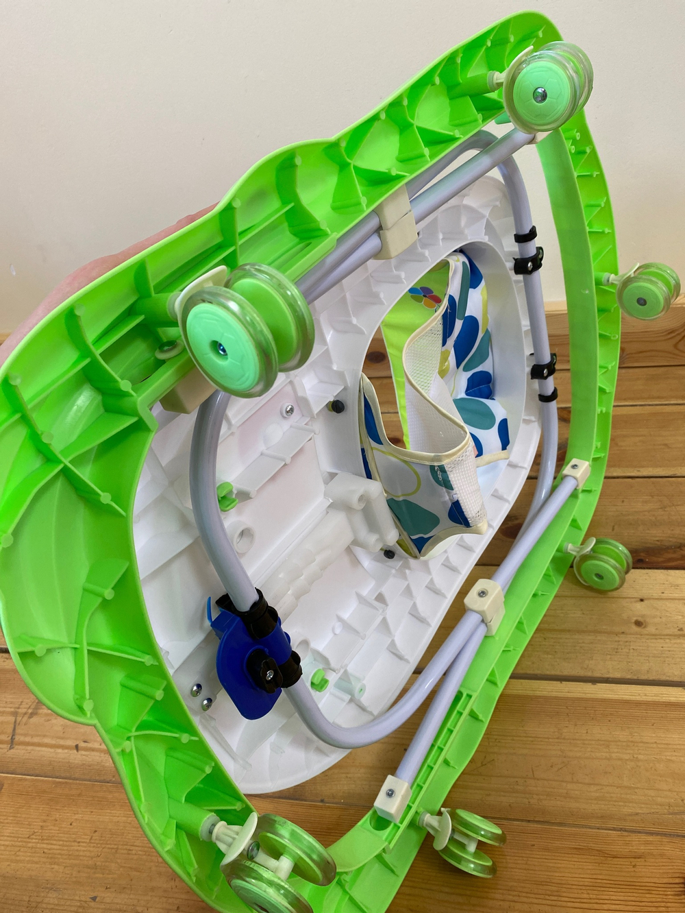 Ходунки "GAME C", 6 силиконовых колес, муз. (Alis) (зеленый)