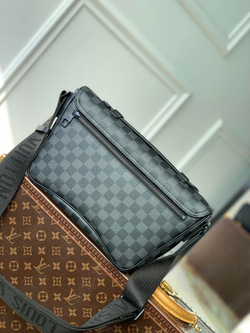 Louis Vuitton Montsouris Messenger Bag