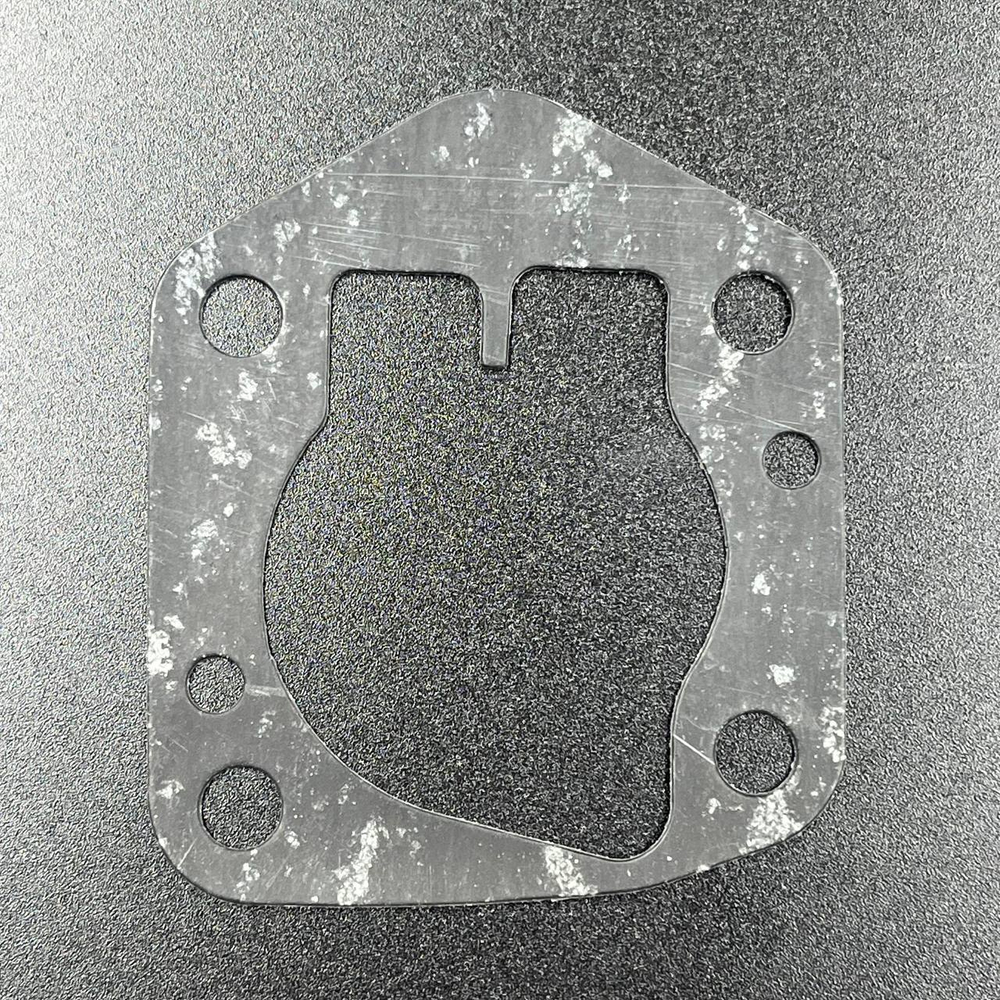 Прокладка под пластину помпы охлаждения Suzuki DF8-20(A) (Osaka)