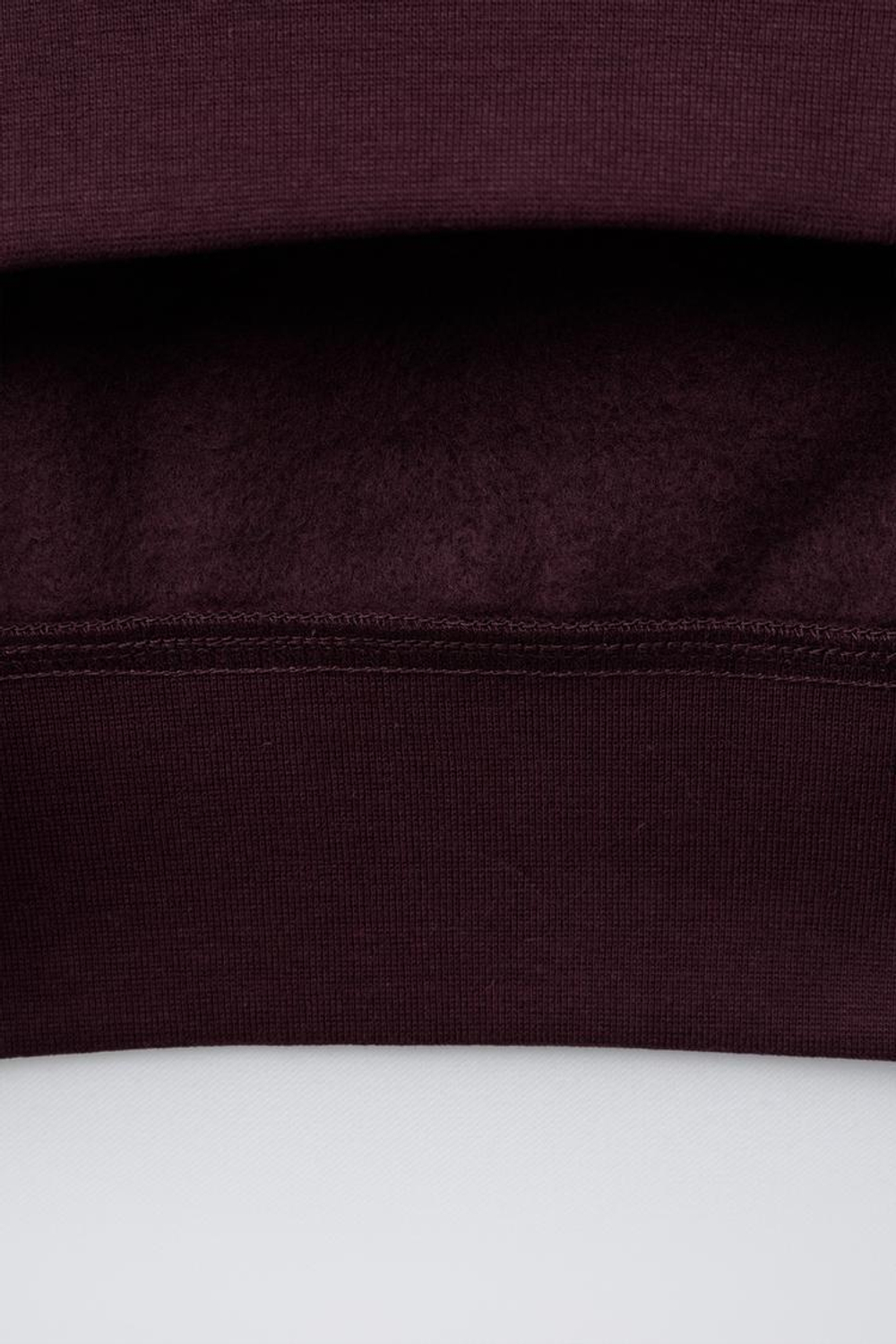 ZARA ТОЛСТОВКА С ПРИНТОМ «НОМЕР», БУРГУНДИ