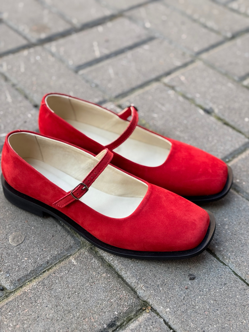 MJ Queen red Sample