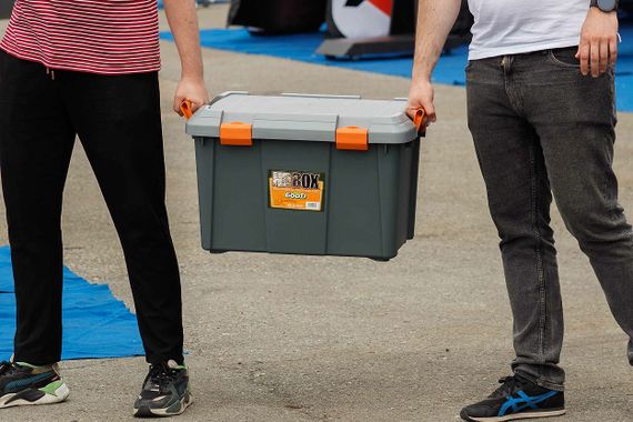 Экспедиционный ящик IRIS HD Box 600D, переноска вдвоем.