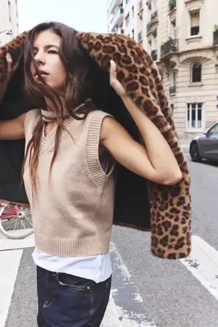 ZARA ОДНОТОННЫЙ ТРИКОТАЖНЫЙ ЖИЛЕТ, МЯГКИЙ КАШТАНОВЫЙ