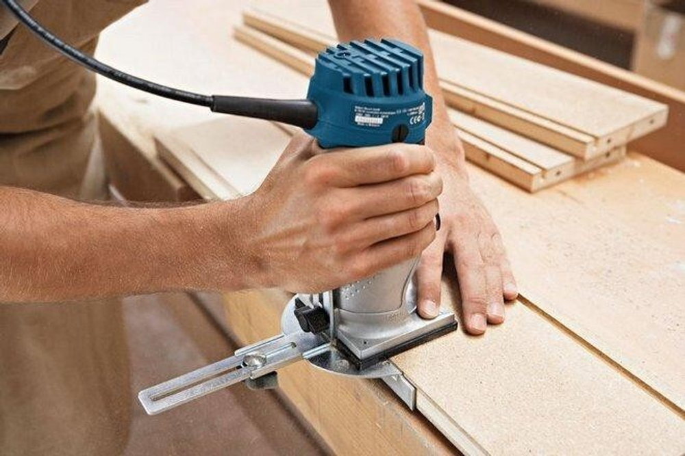 Фрезер сетевой BOSCH GKF 600 060160A100 Кейс