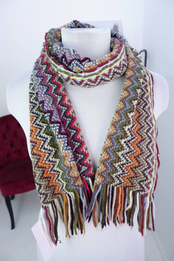 Шарф в красивой цветовой гамме