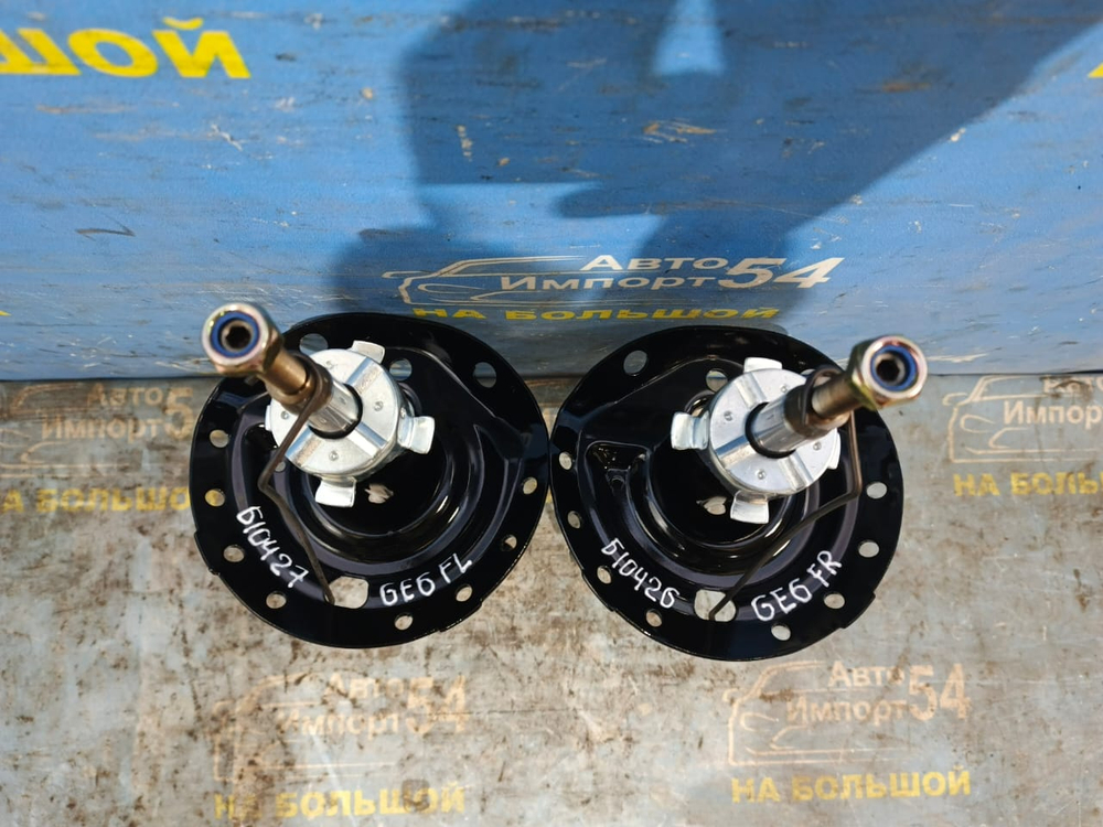 Стойка передняя правая Honda FIT 2007-2013