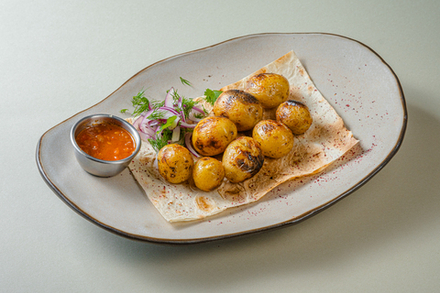 Молодой картофель на углях