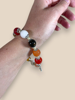 Браслет из бусин с магнитной застежкой