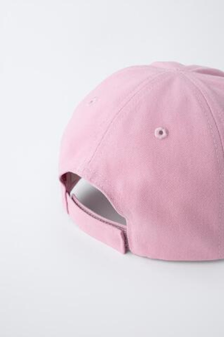 ZARA КЕПКА VARSITY, ЦВЕТ РОЗОВОГО ДЕРЕВА