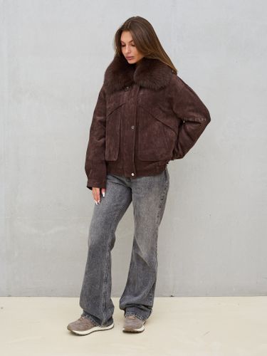 Объемная куртка шоколадного цвета из замши
