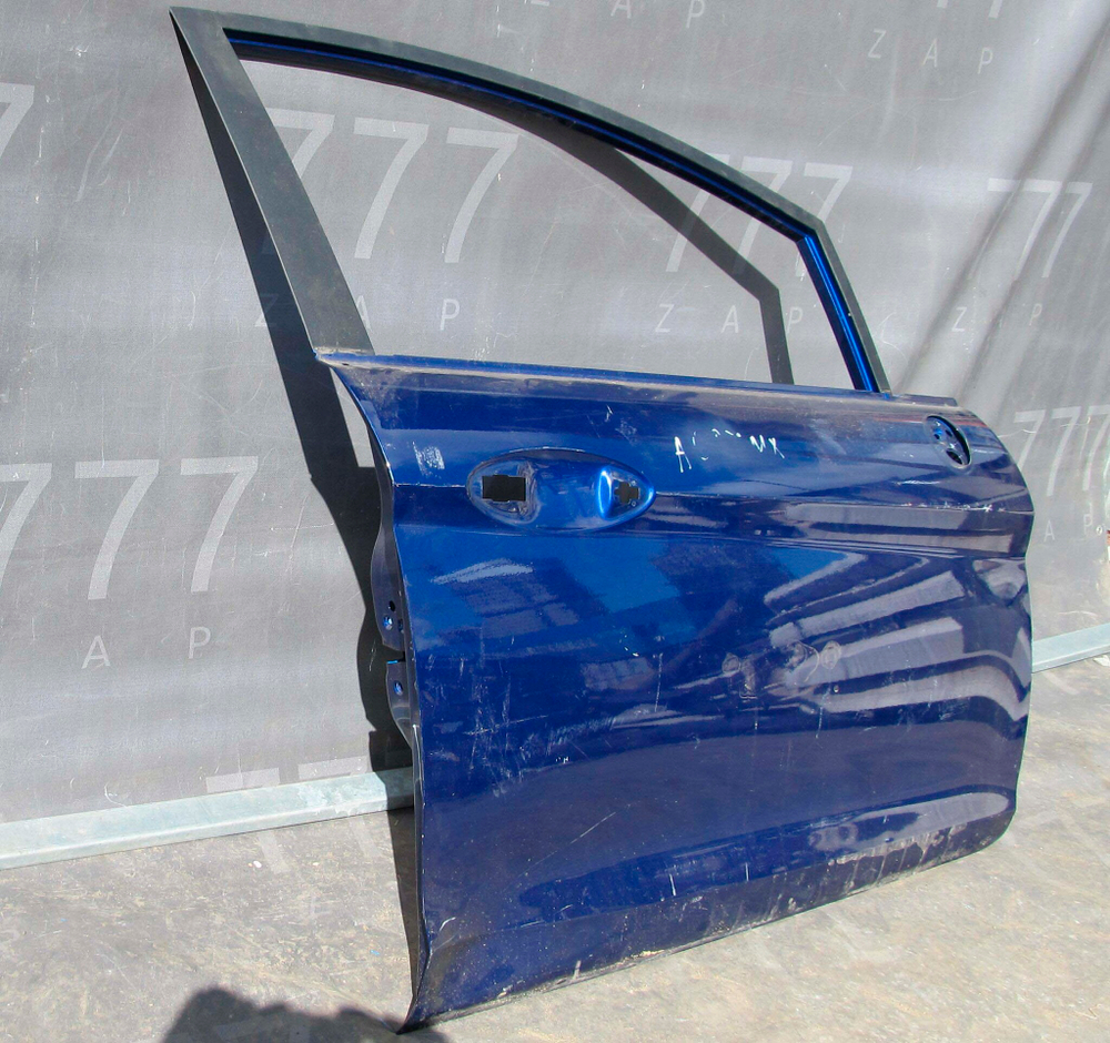 Дверь передняя правая Ford Fiesta 6  Б/У Оригинал 1806114