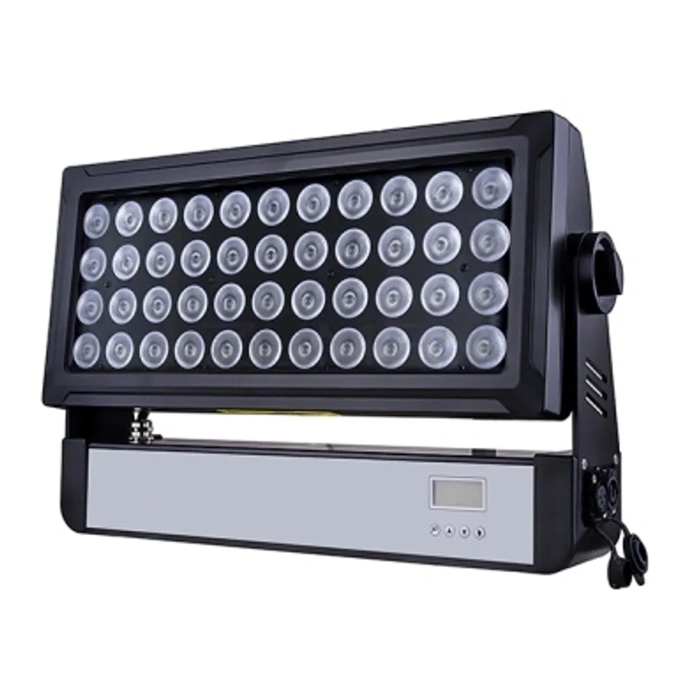 PL-W440 — заливочный LED-прожектор 44×10 Вт RGBW IP65