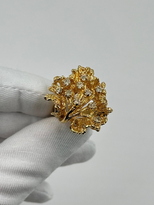 Кольцо с кристаллами