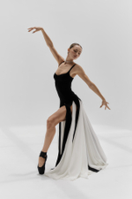 Платье с разрезами